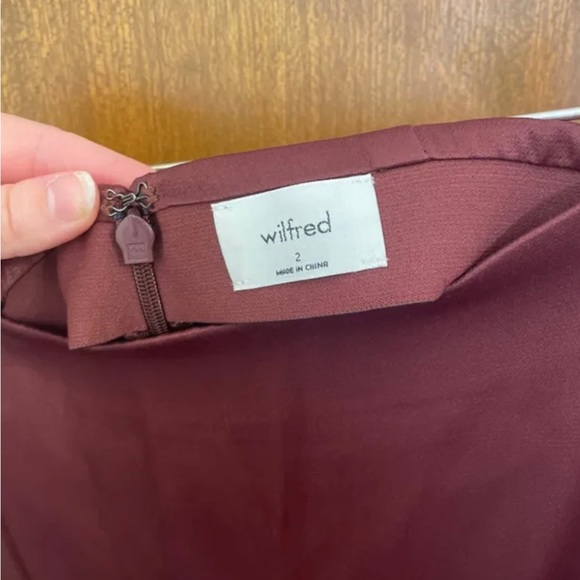 Aritzia size 2 satin skirt - Picture 3 of 4